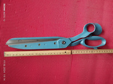 Sehr, sehr große Schere