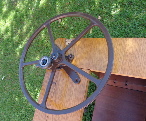 Altes nähmaschine schwungrad - altes,