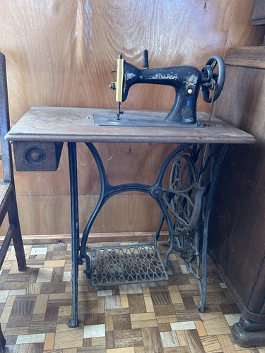 Alte singer nähmaschine mit - singer,