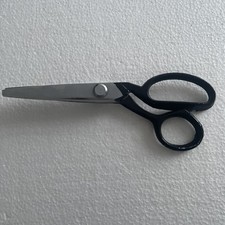 Ältere Schneiderschere 